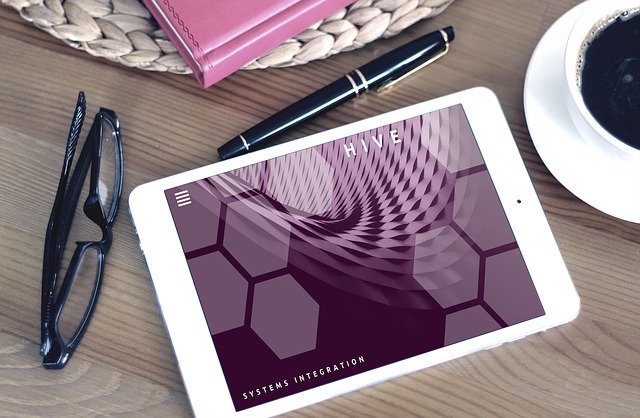 brýle a tablet